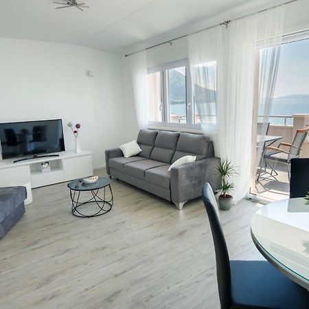Apartmani Ticinovic Omiš Εξωτερικό φωτογραφία