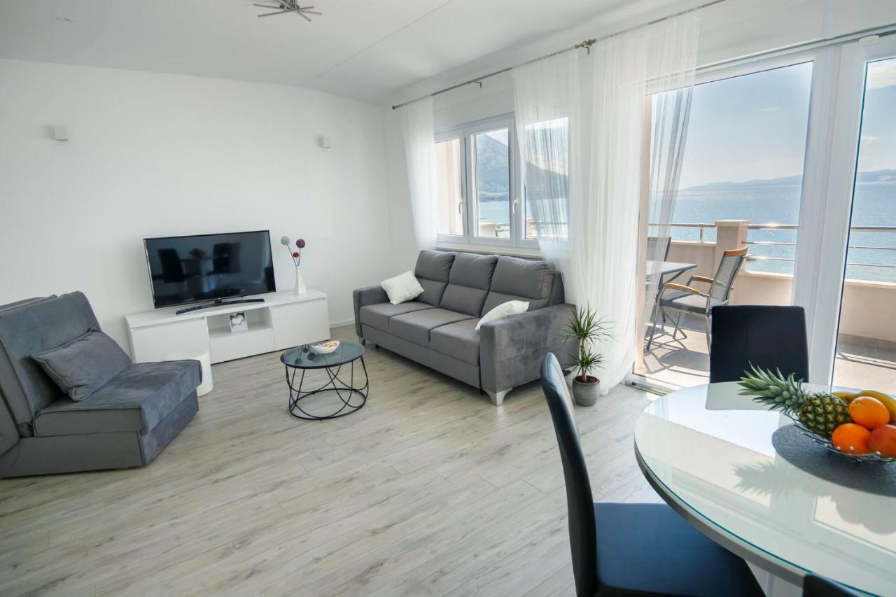 Apartmani Ticinovic Omiš Εξωτερικό φωτογραφία