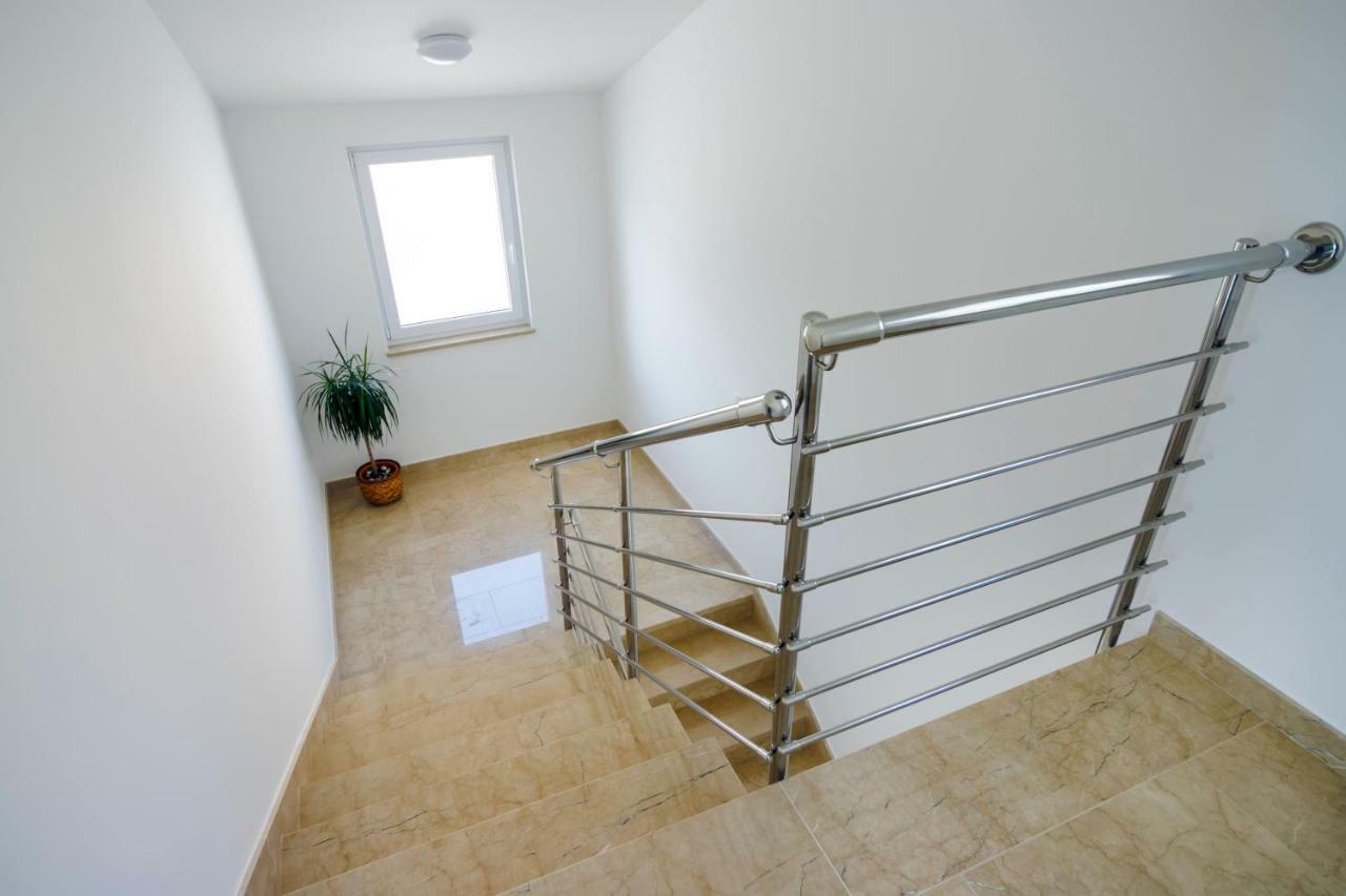 Apartmani Ticinovic Omiš Εξωτερικό φωτογραφία