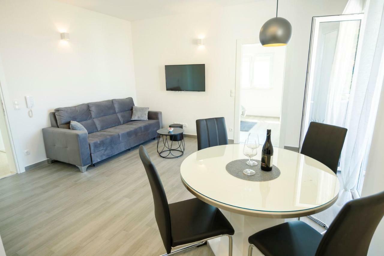 Apartmani Ticinovic Omiš Εξωτερικό φωτογραφία